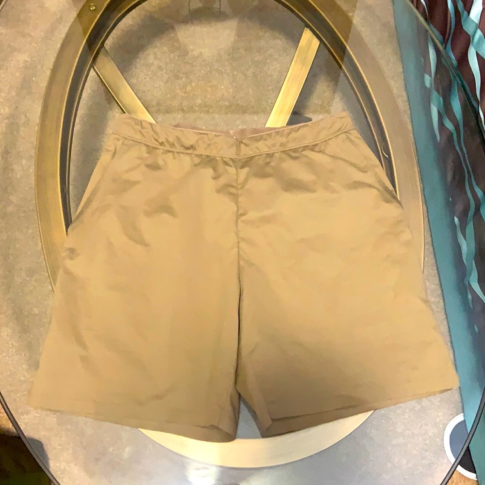 Uniqlo gym shorts with pockets, medium, khaki